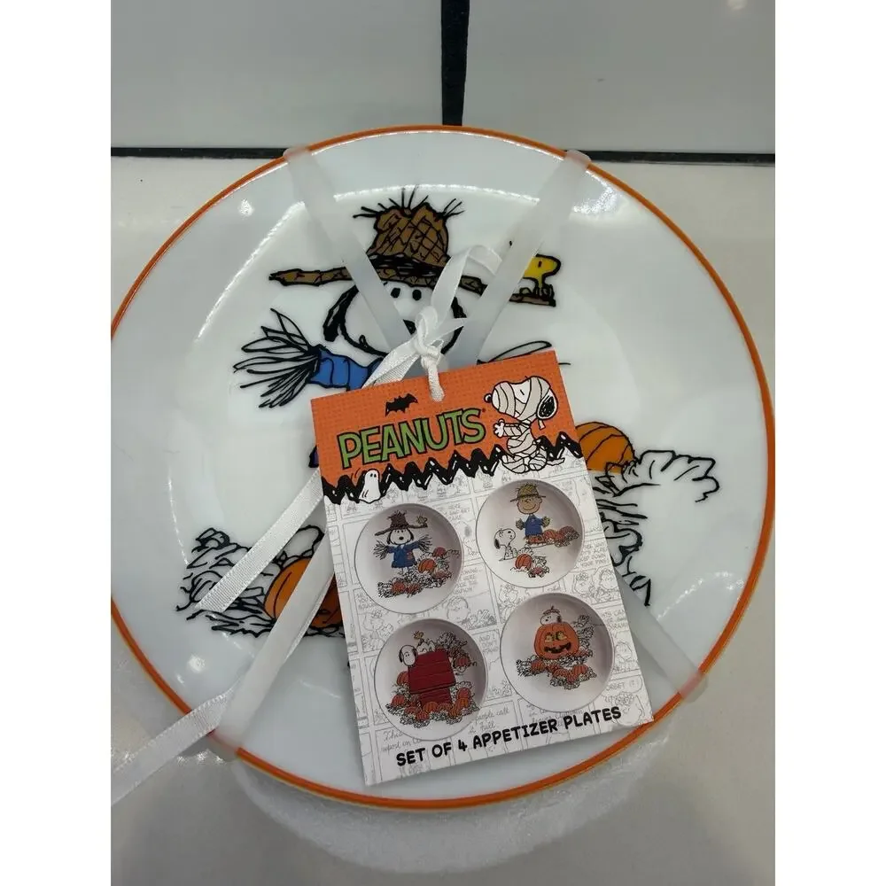 Peanuts Snoopy Scarecrow Pumpkin Set of 4 Appetizer Plates Halloween Fall NEW